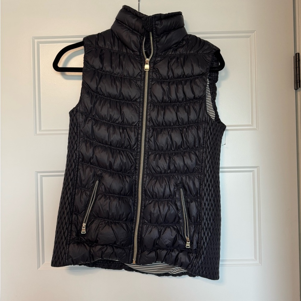Calvin Klein vest size small.